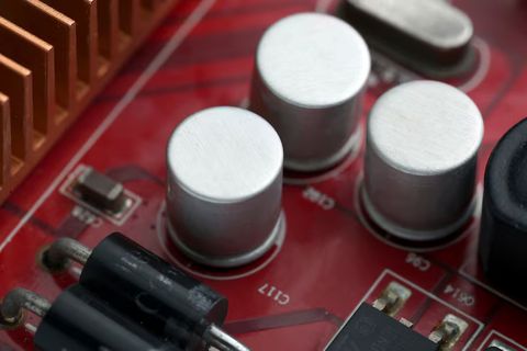 Understanding Capacitors: Learn Functions, Benefits, and Industry Leaders
